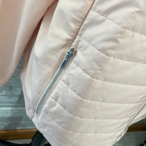 Chico’s Zenergy Light Pink Quilted Jacket - Picture 3 of 10